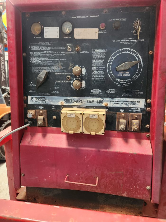 Lincoln SAM 400 Welder